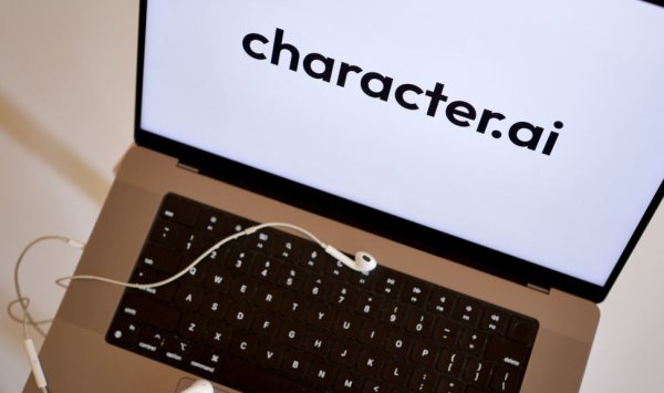 Пользователи по прибытии подпитывают марш для получения прибыли