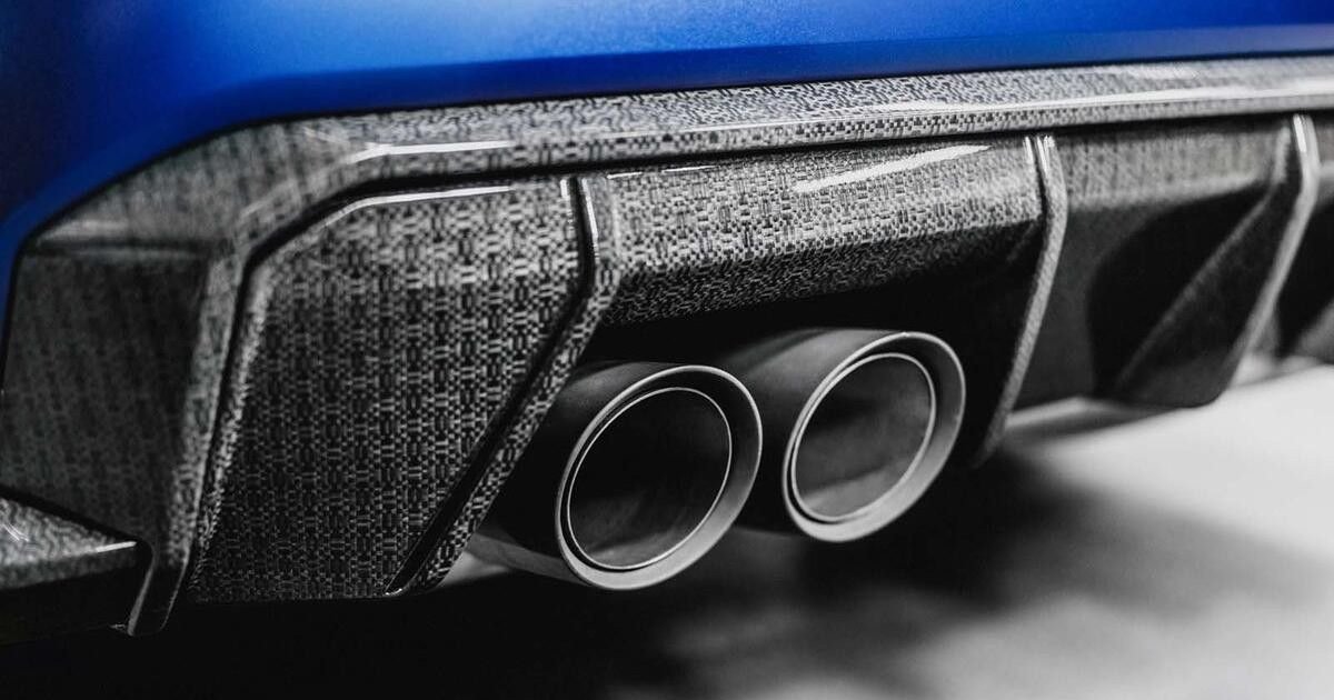 Почему спортивные автомобили заменяют углеродные волокна