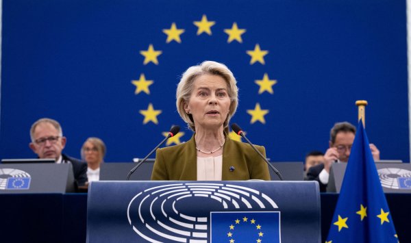 Фон дер Лейн призывает ЕС бороться за место в враждебном мире