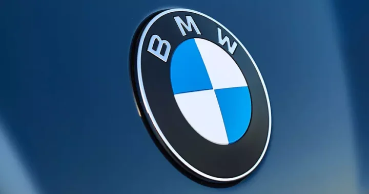 BMW показал обновленную эмблему, и почти никто не заметил, что