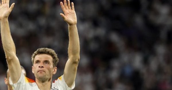 Для CRD: Мюллер разразился хет -триком для исторической победы