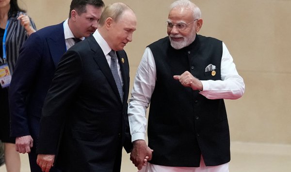 Западная дисфункция работает над поддержкой Китая