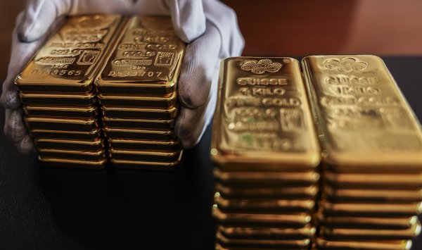 Goldman: Цена на золото может достигать 5000 долларов, если репутация ФРС получена