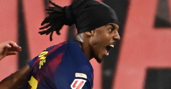 Айс Барсы ревнуют к большим переменам