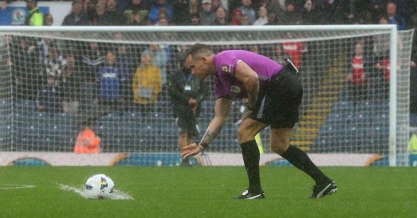 Заказал повторный матч в Англии, один клуб в ярости