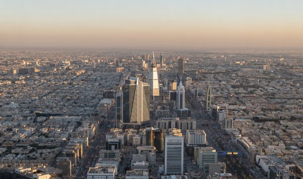 Blackstone и BlackRock инвестируют миллиарды в новый фонд ИИ для Саудовской Аравии