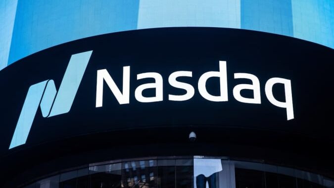 NASDAQ увеличивает контроль компаний, покупающих криптовалюту за деньги инвесторов