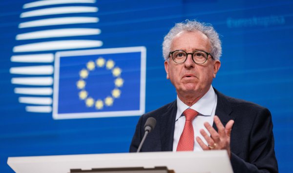 ЕСМ предлагает Италии ратифицировать фонд спасения словами: «Болгария готова подписать»