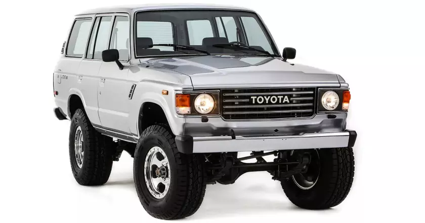 Toyota вернула к жизни классический Land Cruiser с современным двигателем V6 от Tundra.