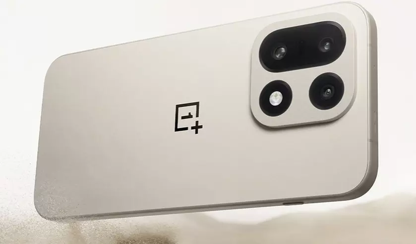 OnePlus 15: флагман с экраном 165 Гц, аккумулятором на 7300 мАч и тройной камерой на 50 МП — раскрыты все секреты нового смартфона