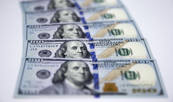 Петко Вальков: Доллар останется под давлением