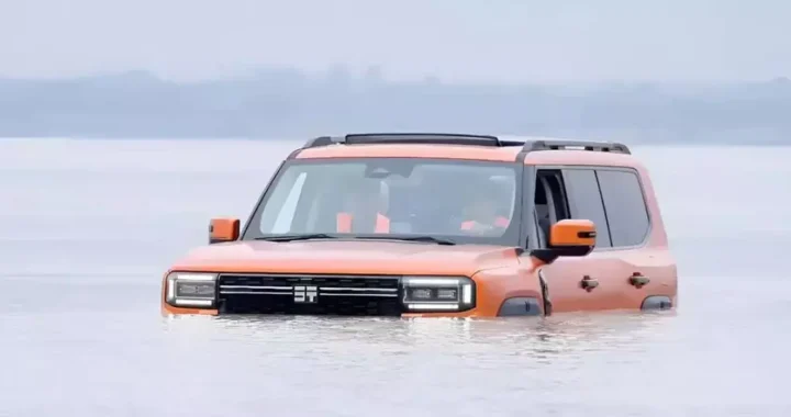 Внедорожник премиального бренда Chery пересек крупнейшую реку Китая