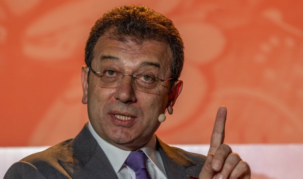 Турция обвинила мэра Стамбула и оппонента Эрдогана в шпионаже