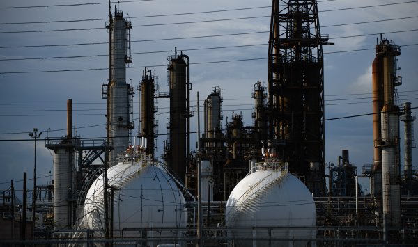 Экспорт нефти из России находится на 16-месячном пике, несмотря на международное давление