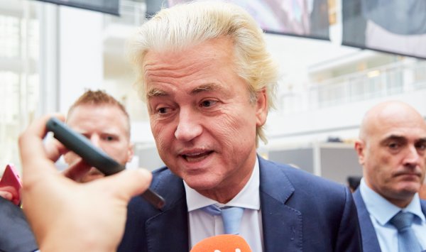 Крайне правые проигрывают в Нидерландах, центристы на пути к победе