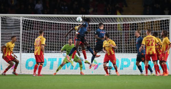 «Наполи» обманул «Лечче»