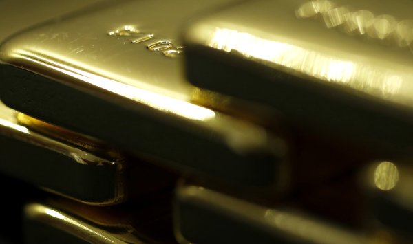 Золото впервые пробило $4000 под влиянием закрытия правительства в США