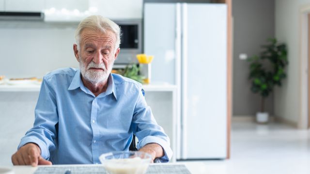 Почему мы теряем вкус и обоняние со старением и как это влияет на питание?