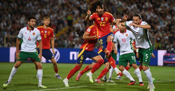 Насколько они нас обыграют? Брокер по недвижимости играет наш матч в Испании