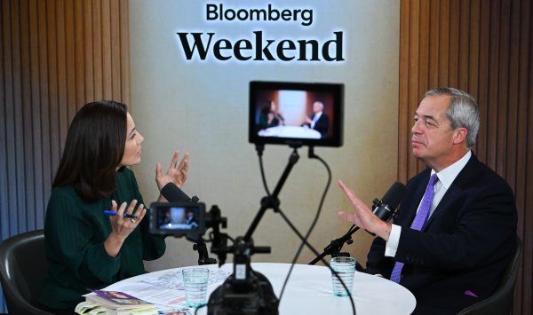 Фарадж: «НАТО должна сбивать» российские самолеты в своем воздушном пространстве