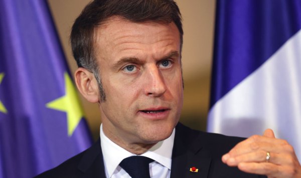 Французские игроки борются за влияние, а Макрон ищет коалицию