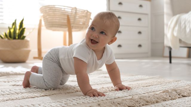 Почему важно ползать?