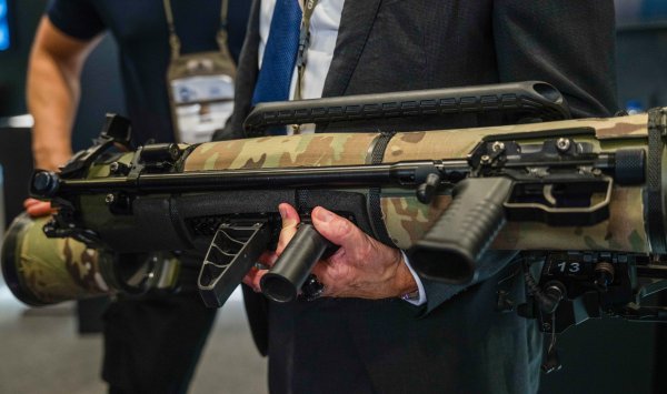 Аналитика избегает SAAB в разгар защитной лихорадки