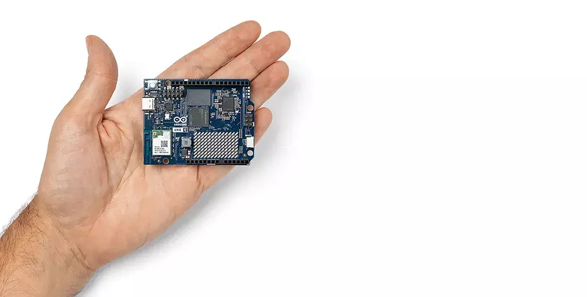 Q для Qualcomm — новая плата для ARDUINO UNO Q Automys /