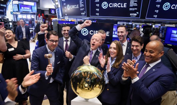 США одобрили новый криптовалютный банк, основанный миллиардерами, близкими к Трампу