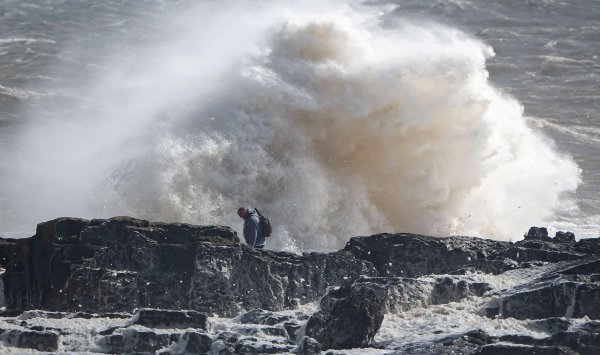 Цены на электроэнергию в Европе упали ниже нуля из -за сильных штормов