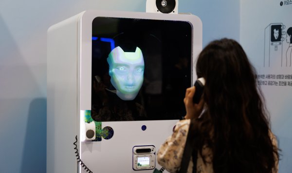 Huawei усиливает давление, Intel вернулась, а Европа на скамейке