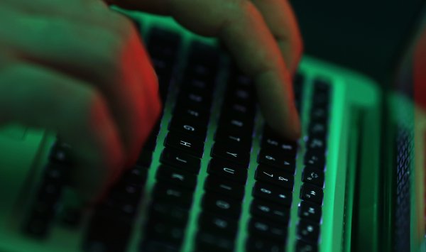 Hacker Group шантажирует крупные компании после прорыва в Oracle