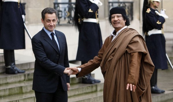 Саркози в тюрьме проверяет грань между законом и политикой