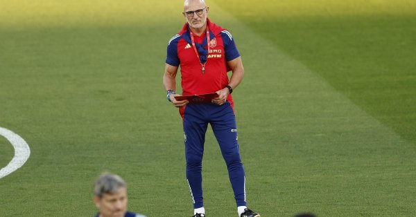 Эксперименты: Луис де ла Фуэнте запускает ребенка против Болгарии