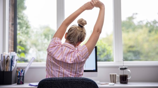 Почему немеют конечности, если долго стоять в одном и том же положении?