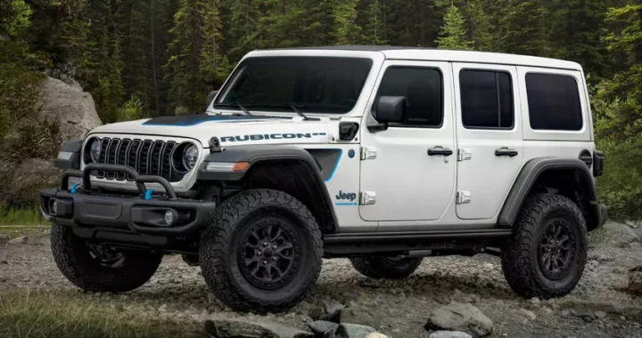 Jeep отзывает гибриды, превратившиеся в «кирпичи» из-за неудачного обновления прошивки