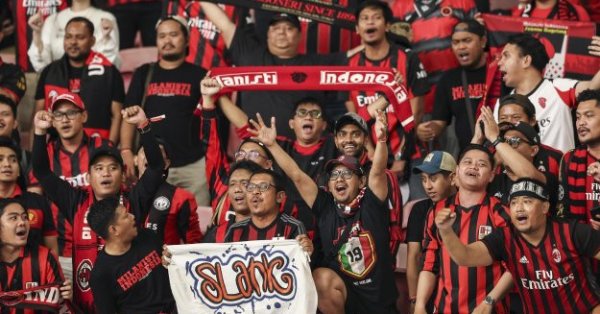 Они прыгнули против проведения матча Милан – Комо в Австралии.