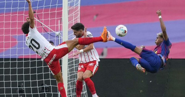 «Барса» сделала драматический сейв в конце, но проиграла Флику в «Эль Класико»