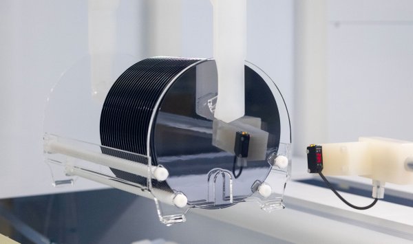 Автомобильная промышленность паникует из-за потенциальной нехватки новых чипов