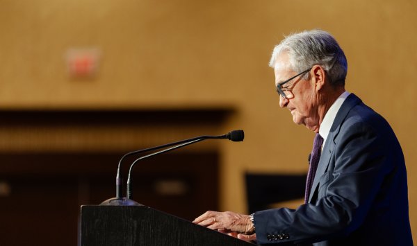 Может быть, ФРС не должна снижать процентные ставки