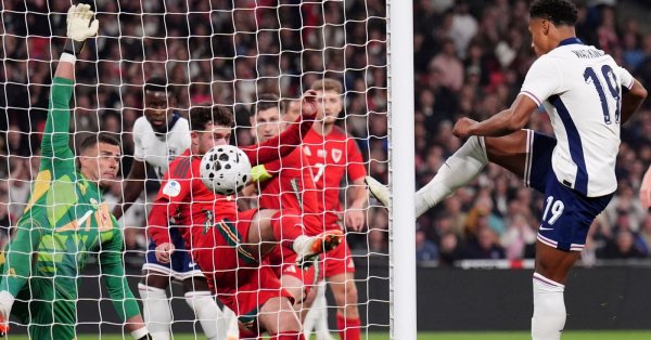 С тремя голами до 20-й минуты Англия вывела Уэльс на Уэмбли.