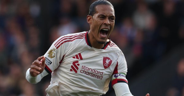 И Ван Дайк плюет Ливерпуль: Глупые ошибки!