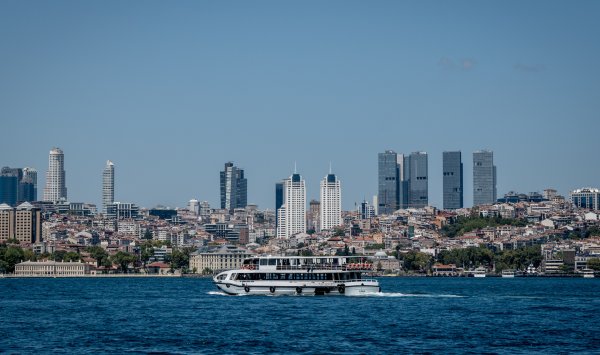 Банки ОАЭ открывают двери в Турцию многомиллионными кредитами