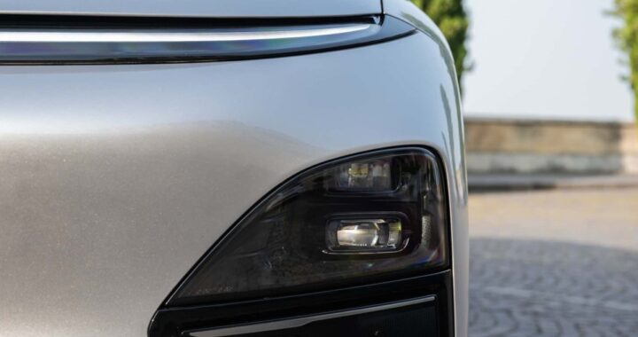 Почему в современных автомобилях фары разделены?