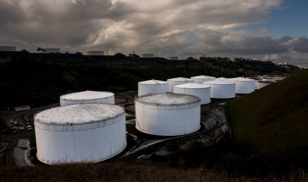 Масло стабилизируется после высоты — основное внимание уделяется решению OPEC+