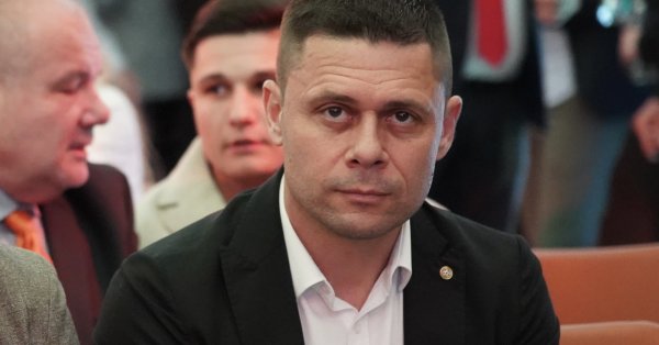 Александр Димитров показал как яблоко раздора в национальном уровне