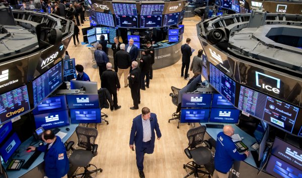 Золотой фурор поддерживает акции по всему миру