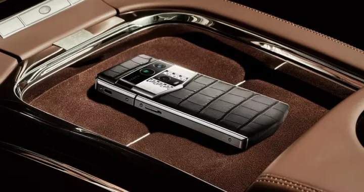 Вышел Vertu Agent Q — эксклюзивный смартфон с позолотой и кожей крокодила всего за $5380