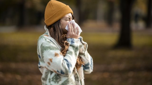 Какие вирусные инфекции усиливаются осенью и почему?