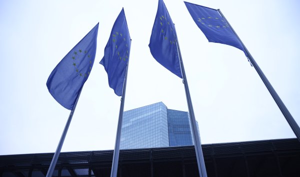 ЕЦБ сохранит процентную ставку на уровне 2% в течение следующих двух лет, ожидают экономисты
